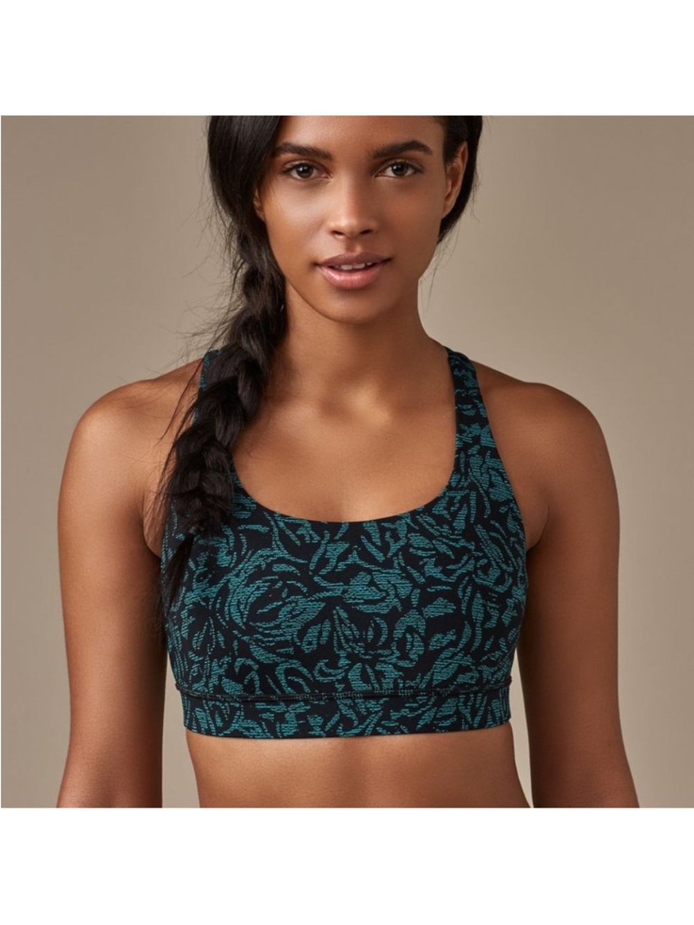 ISO lululemon Viridian Green Black sports Bra Size 8